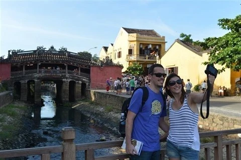 Le pont-pagode japonais au cœur de la vieille ville de Hôi An se fait un lifting