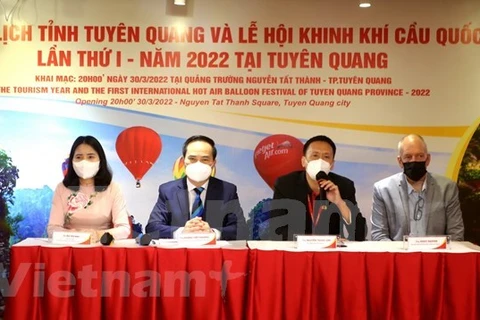 Vietjet accompagne le Festival international de montgolfières 2022 à Tuyen Quang