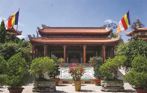 Le plus grand Bouddha du pays se trouve à la pagode Long Son