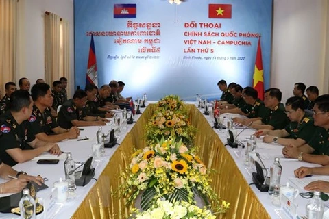Le Vietnam et le Cambodge tiennent leur 5e dialogue sur la politique de défense 