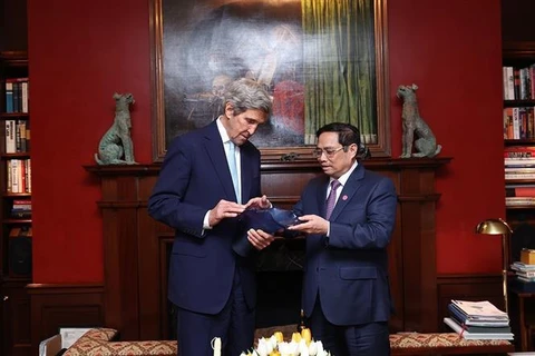Le PM Pham Minh Chinh reçoit l'envoyé spécial du président américain pour le climat