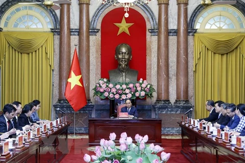 Le président souligne les liens traditionnels spéciaux Vietnam-Laos