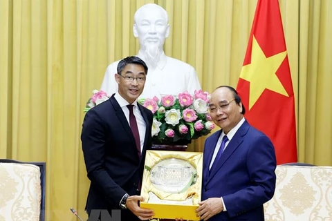 Le président Nguyen Xuan Phuc reçoit le consul d’honneur du Vietnam en Suisse