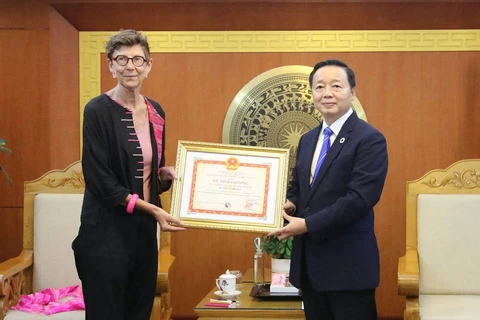Mme l'ambassadeur de Norvège au Vietnam à l’honneur