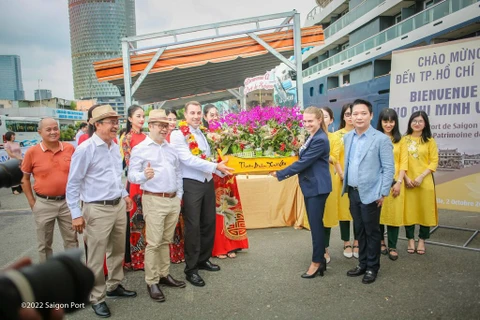 Hô Chi Minh-Ville accueille le premier groupe de croisiéristes 