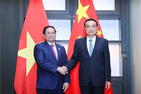 Rencontre entre les Premiers ministres vietnamien et chinois à Phnom Penh