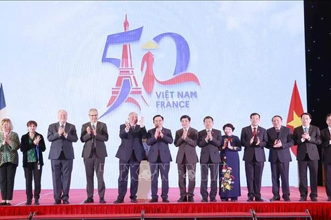 Cérémonie de lancement des événements marquant les 50 ans des relations diplomatiques Vietnam-France