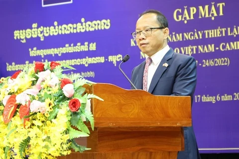 L'ambassadeur du Cambodge au Vietnam à l’honneur