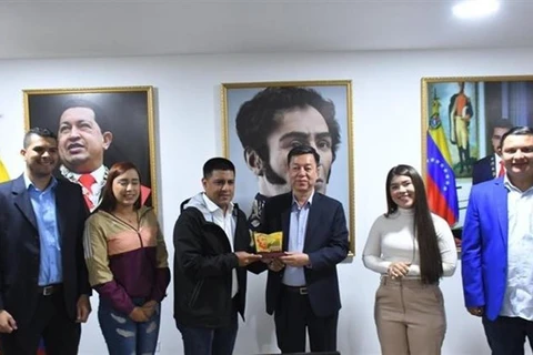 Une délégation du Parti communiste du Vietnam visite le Venezuela