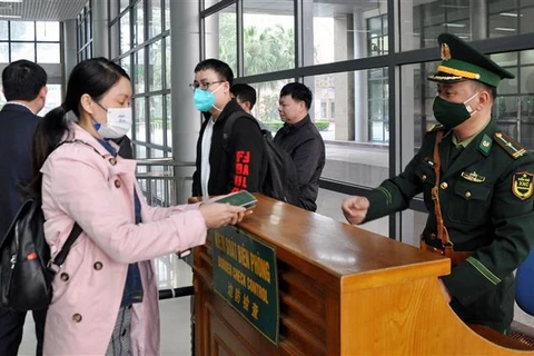 Reprise des activités d’entrées-sorties des personnes aux postes frontaliers de Mong Cai-Dongxing