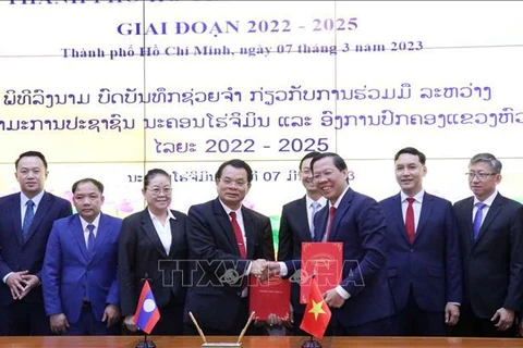 Ho Chi Minh-Ville et la province lao de Houaphan renforceront leur coopération dans des domaines