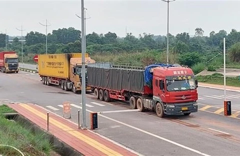 Le poste-frontière international de Mong Cai facilite les exportations du Vietnam vers la Chine