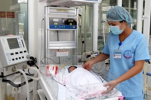 Le dépistage prénatal et néonatal améliore la santé de la population