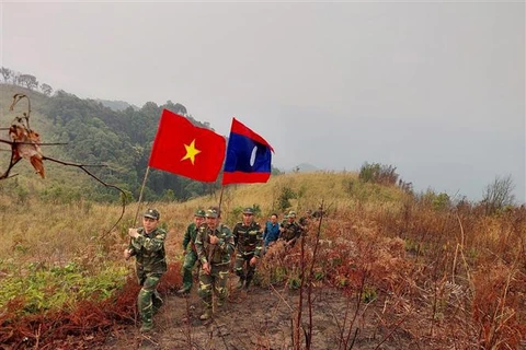 Patrouille frontalière conjointe Vietnam-Laos
