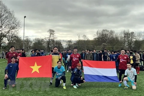 Tournoi sportif à Amsterdam à l’occasion du 50e anniversaire des relations Vietnam-Pays-Bas