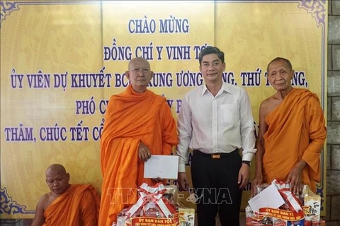 Chol Chnam Thmay: le Comité des affaires ethniques adresse ses vœux aux Khmers à An Giang