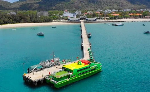 Le nouveau port de passagers de Con Dao accueille son premier navire à grande vitesse 