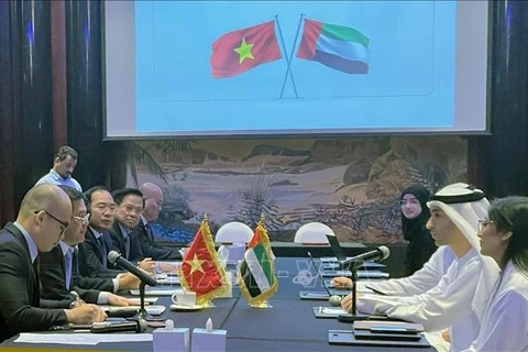 Le Vietnam et les Émirats arabes unis négocieront un partenariat économique intégral