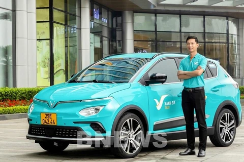 Lancement de premiers services de taxis électriques au Vietnam