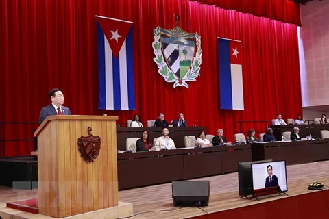 La visite de Vuong Dinh Hue a marqué un nouveau jalon dans les relations Vietnam – Cuba