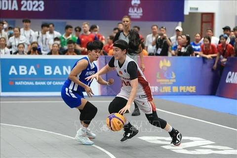 SEA Games 32 : l'équipe féminine de basketball 3x3 du Vietnam remporte une médaille d'or historique