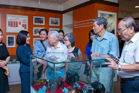 Œuvres photographiques excellentes : bien inestimable de la presse révolutionnaire vietnamienne