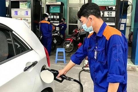 Les prix des carburants révisés à la hausse