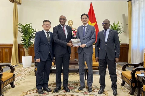 Une nouvelle étape de développement pour les relations Vietnam - Côte d'Ivoire