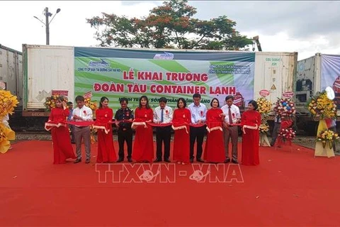Inauguration du train de conteneurs frigorifiques reliant Binh Duong à la Chine