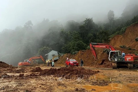 Glissement de terrain à Lam Dong: le corps de la 4e victime a été retrouvé