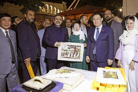 Le président de l'AN assiste à la Semaine de la culture vietnamienne en Iran