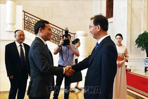 Le vice-PM Tran Luu Quang reçoit le secrétaire du Comité provincial du Parti du Yunnan
