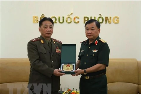 Le Vietnam et la RPDC renforcent leur coopération en matière de défense
