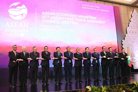 Ouverture de la 55e réunion des ministres de l'Économie de l'ASEAN en Indonésie