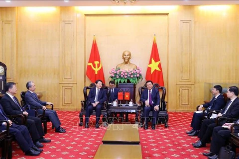 Vietnam et Chine renforcent le partage d'expériences dans le travail d’édification du Parti