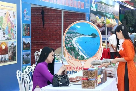 Exposition «Patrimoine culturel maritime et insulaire vietnamien» à Binh Thuan