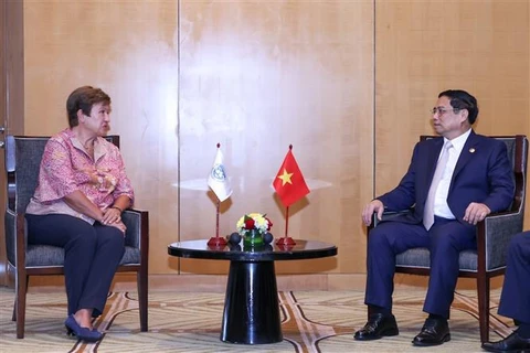 Le PM rencontre la directrice générale du FMI en Indonésie