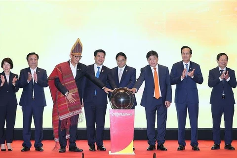 Le PM à la cérémonie d’ouverture de la ligne aérienne directe Jakarta-Hanoï de Vietjet