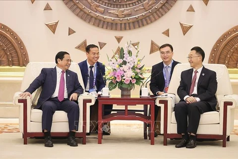 Le Premier ministre rencontre le secrétaire du Comité du PCC du Guangxi