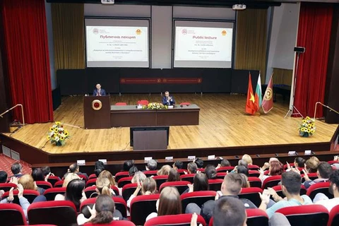 Le président de l’AN Vuong Dinh Huê parle des orientations pour les relations Vietnam-Bulgarie
