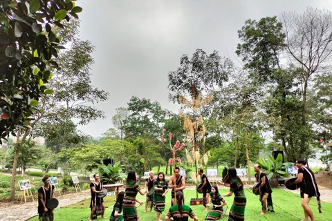 Diverses activités au Village des cultures et du tourisme des ethnies du Vietnam en octobre 2023