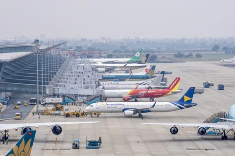 Les compagnies aériennes ajustent le calendrier de leurs vols en raison du typhon Koinu à Taiwan