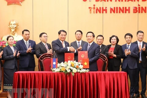 Vientiane (Laos) et Ninh Binh signent un protocole d'accord