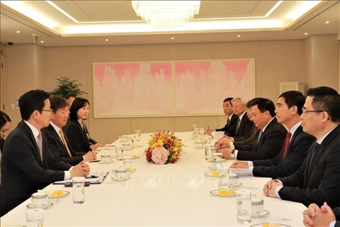 Une délégation du Parti communiste du Vietnam en visite en République de Corée