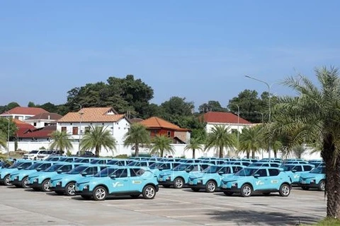 VinFast lance son service de taxi électrique Xanh SM au Laos
