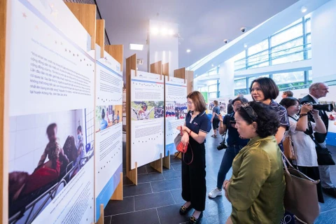 Exposition de photos sur les réalisations de 19 ONG australiennes au Vietnam