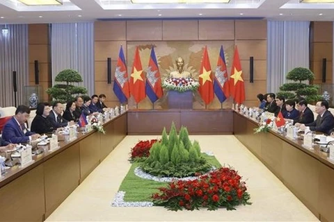 Vietnam-Laos : renforcement de la coopération entre les deux organes législatifs 