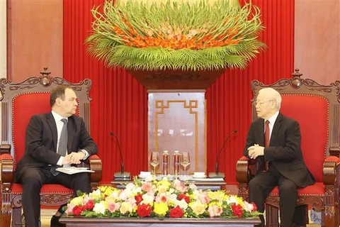 Le PM biélorusse reçu par le secrétaire générale du PCV Nguyên Phu Trong