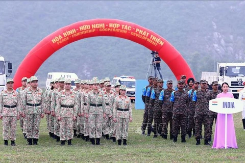 Un exercice de maintien de la paix renforce la coopération défensive Vietnam-Inde