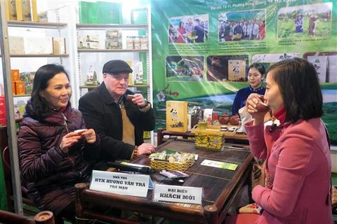 Un échange sur le plaisir du thé à Thai Nguyen